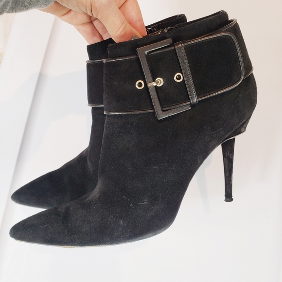 Manolo Blahnik suede ankle booties - Picture 3 of 8